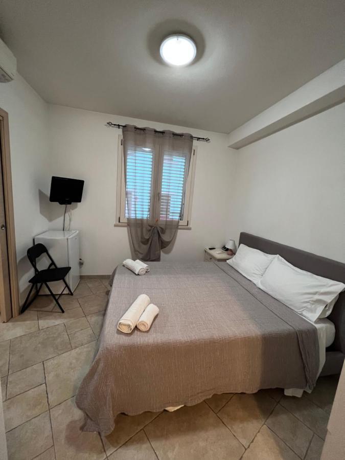 Rena Bianca House Hotel Porto Torres Bagian luar foto